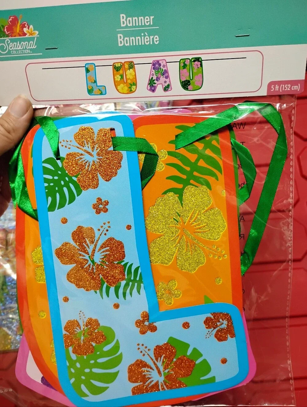 Tropical Flamingo Party Tablecloths & Banners